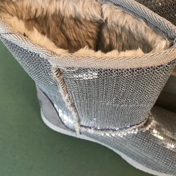 Sox Tab Sequin Booties - Picture 3 of 8